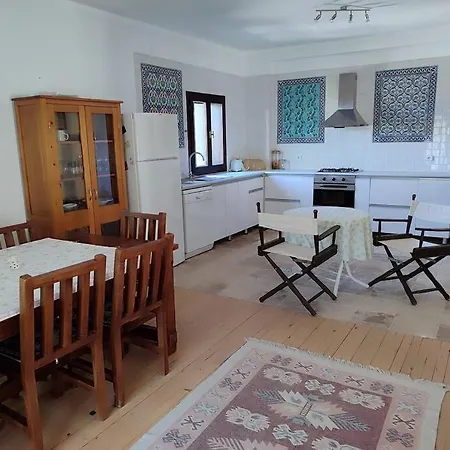 Kalkan Islamlar'da Tas Ev Вілла *
