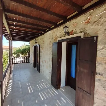 Kalkan Islamlar'da Tas Ev Villa *